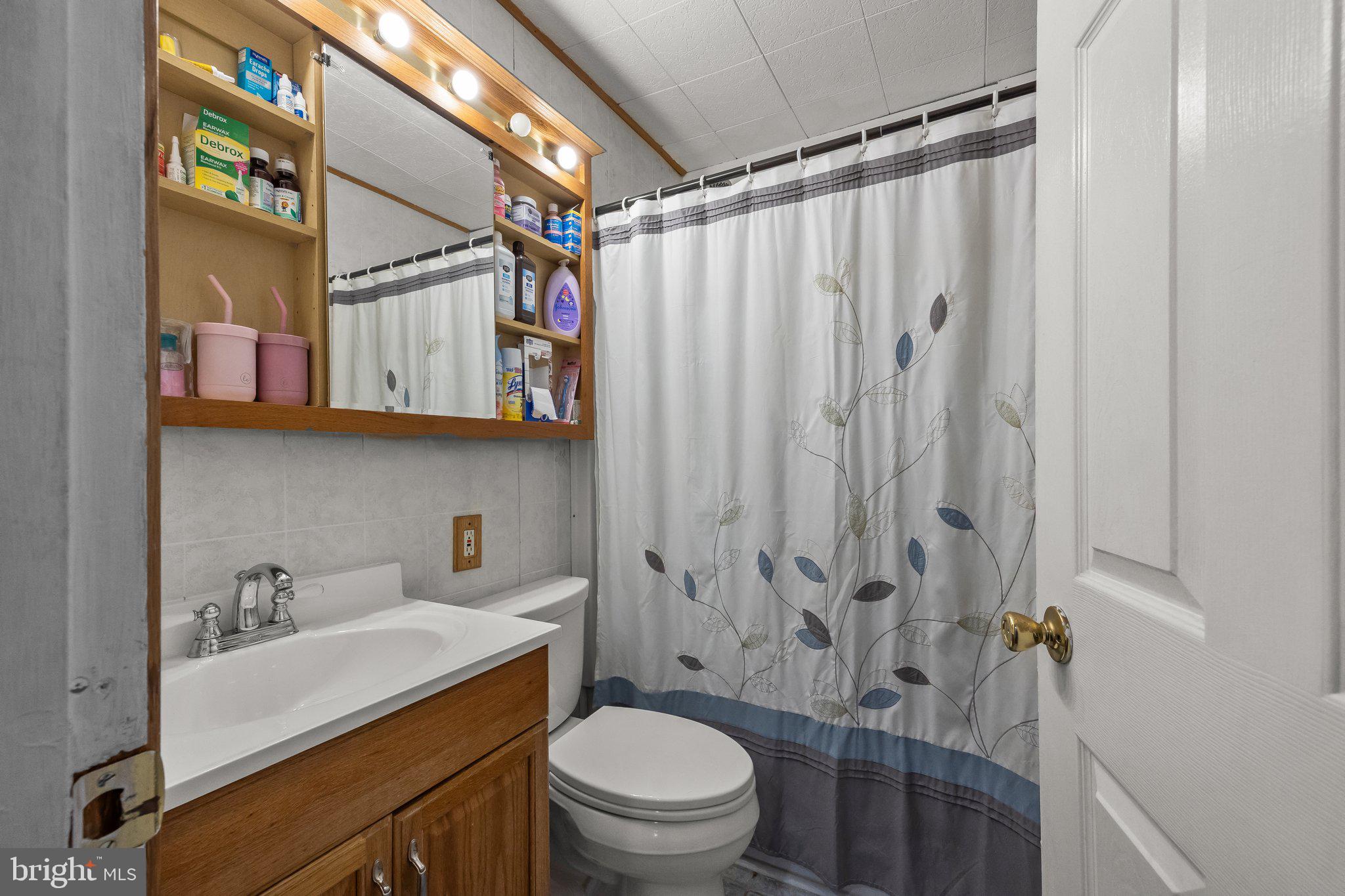 35 Long Loop Road Levittown, PA 19056 - Photo 15 of 38 Gallery Image 15