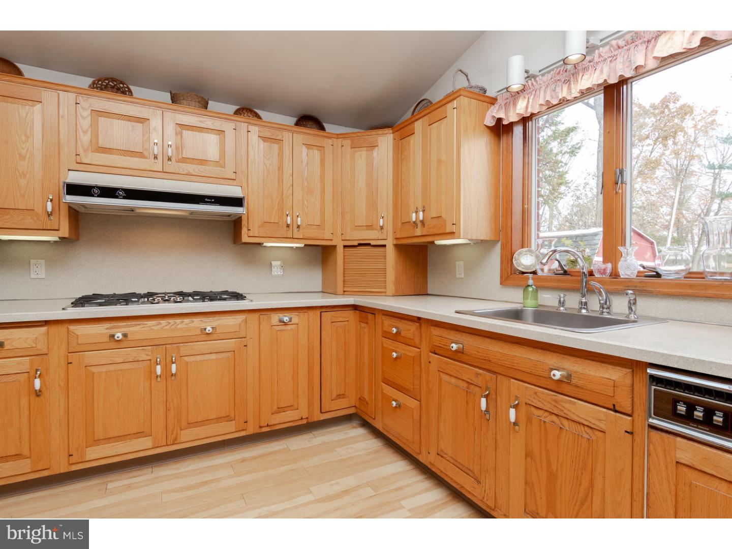 629 Sherman Road Springfield, PA 19064 - Photo 12 of 21 Kitchen