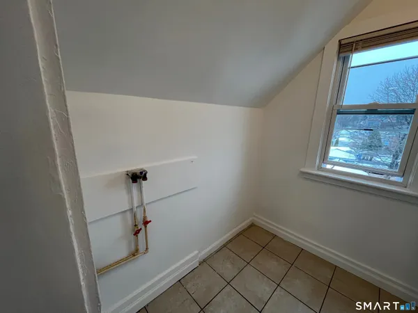 a view of utility room