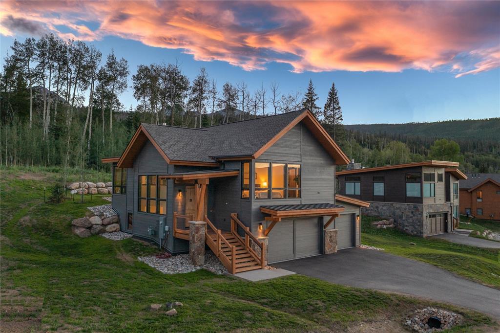 55 Glazer Trail Silverthorne, CO 80498 - Photo 29 of 35 a front view of a house with garden