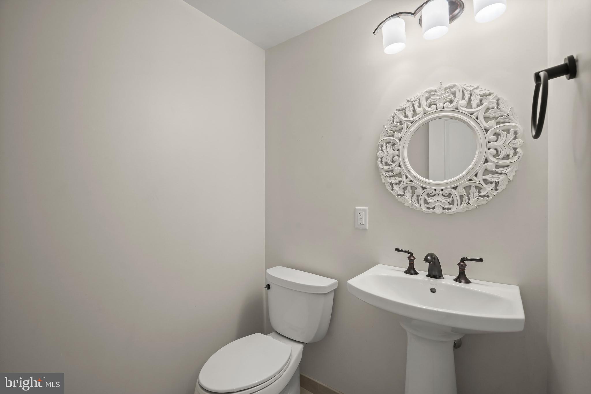 6314 Walhonding Road Bethesda, MD 20816 - Photo 33 of 46 Lower Level - Hall Bath