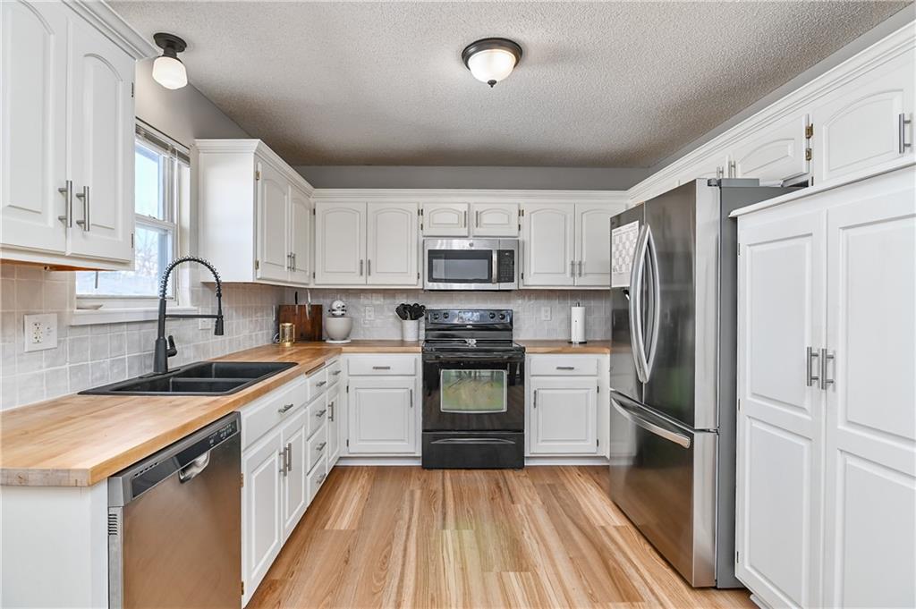 8006 South Church Road Pleasant Valley, MO 64068 - Photo 12 of 34