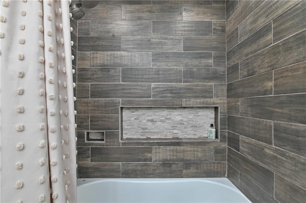 8006 South Church Road Pleasant Valley, MO 64068 - Photo 16 of 34