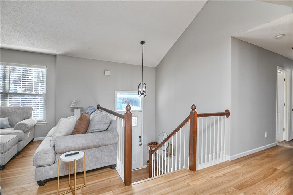 8006 South Church Road Pleasant Valley, MO 64068 - Photo 3 of 34