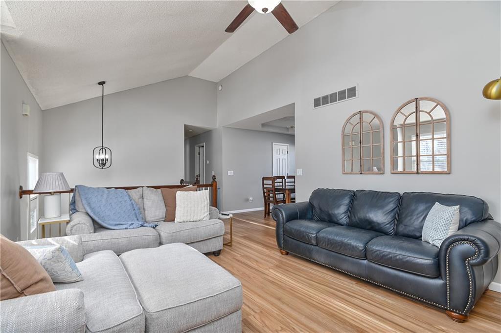 8006 South Church Road Pleasant Valley, MO 64068 - Photo 7 of 34