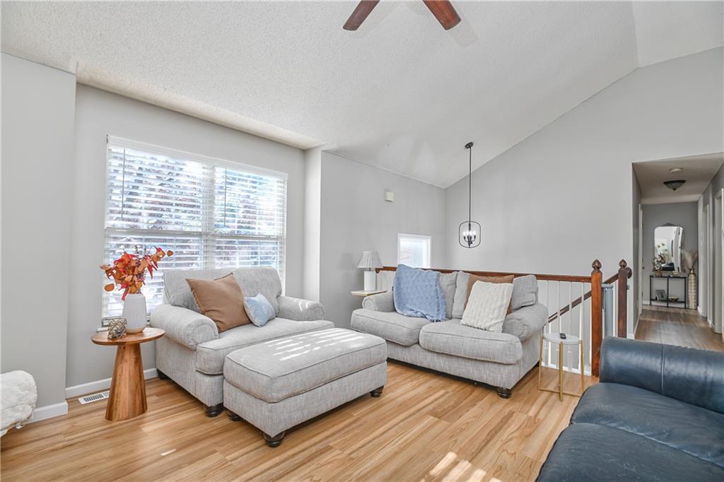 8006 South Church Road Pleasant Valley, MO 64068 - Photo 8 of 34