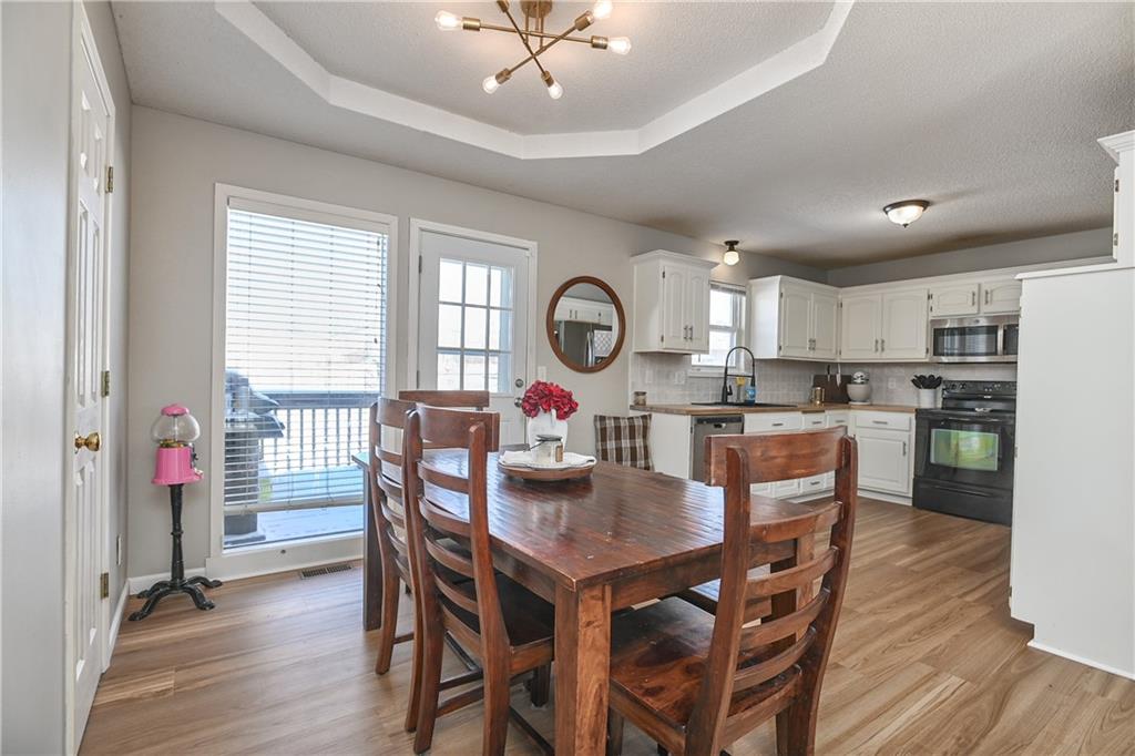 8006 South Church Road Pleasant Valley, MO 64068 - Photo 9 of 34