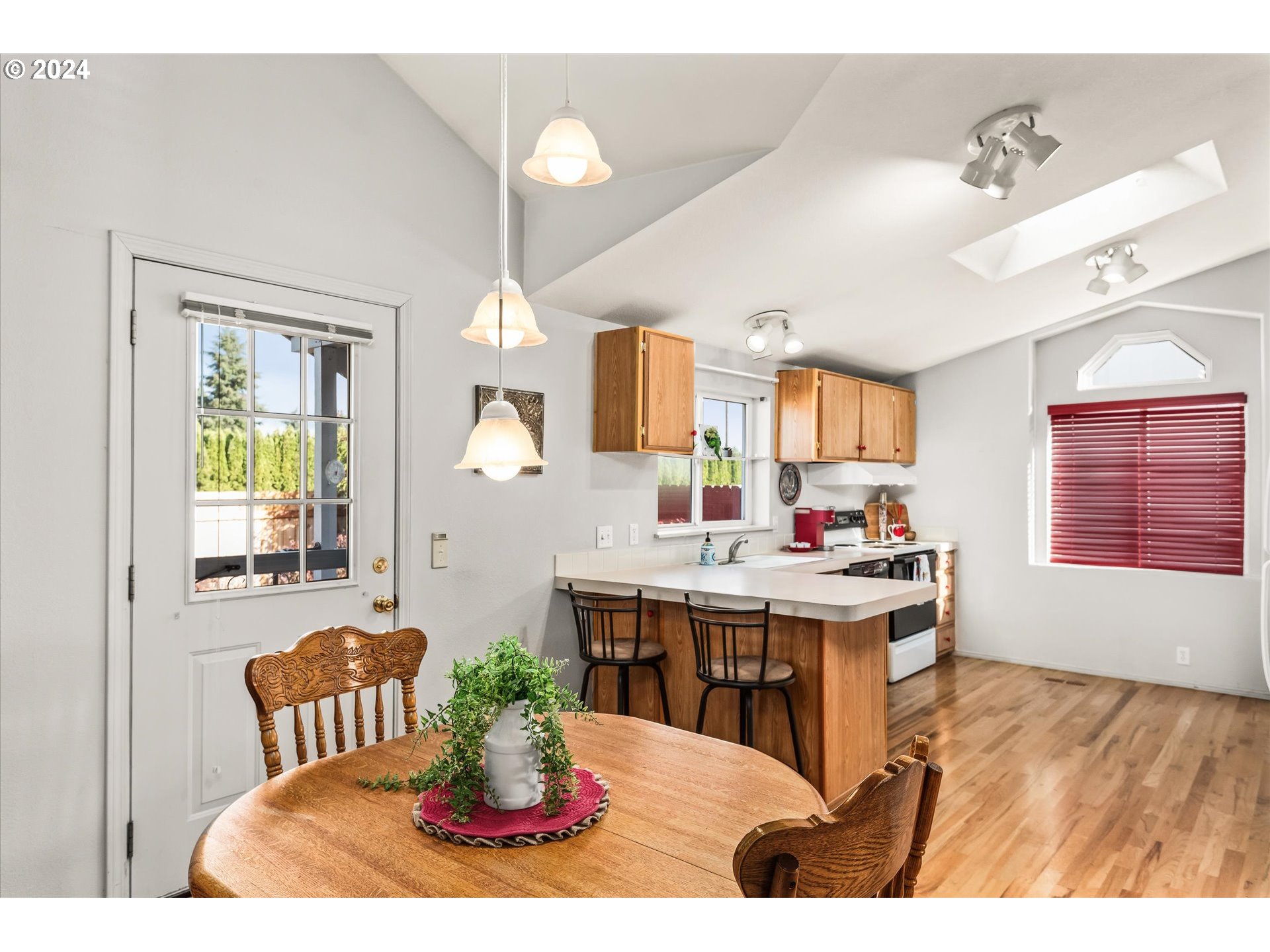4055 Royal Avenue, Unit 142 Eugene, OR 97402 - Photo 6 of 26