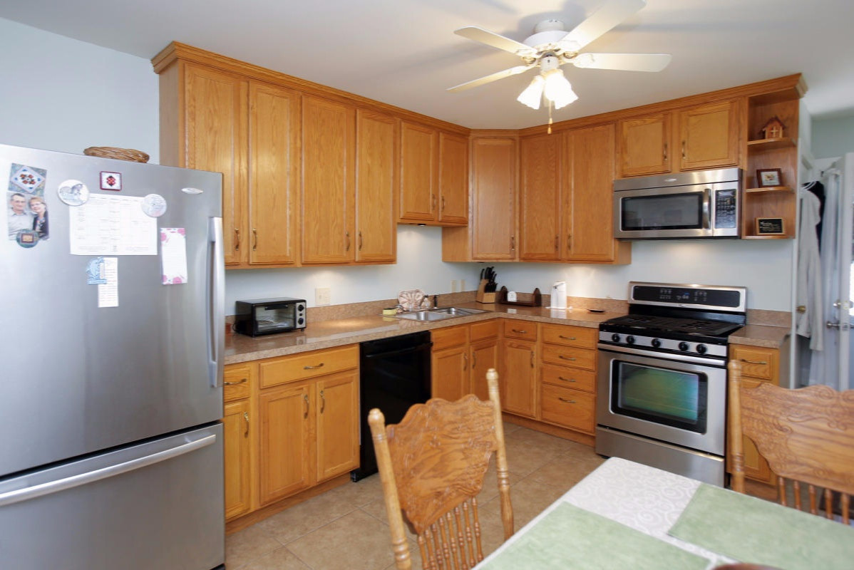 641 South Lincoln Avenue Three Rivers, MI 49093 - Photo 6 of 20 15036356_05