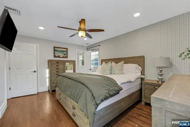 $999,000 | 30-06 Morlot Avenue, Fair Lawn, NJ 07410