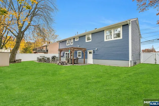 $999,000 | 30-06 Morlot Avenue, Fair Lawn, NJ 07410