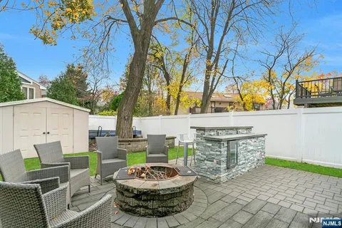 $999,000 | 30-06 Morlot Avenue, Fair Lawn, NJ 07410