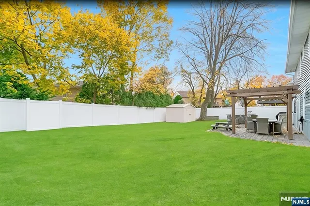 $999,000 | 30-06 Morlot Avenue, Fair Lawn, NJ 07410