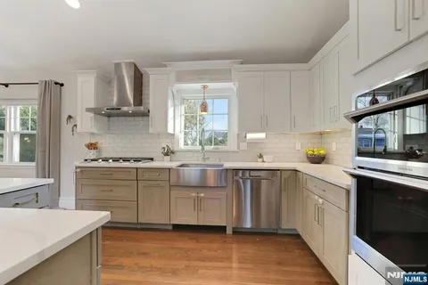 $999,000 | 30-06 Morlot Avenue, Fair Lawn, NJ 07410