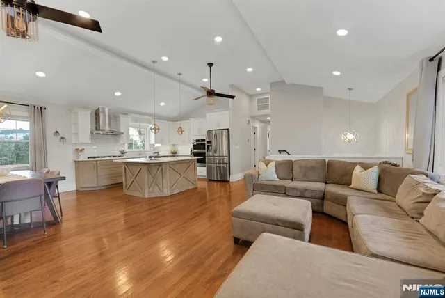 $999,000 | 30-06 Morlot Avenue, Fair Lawn, NJ 07410