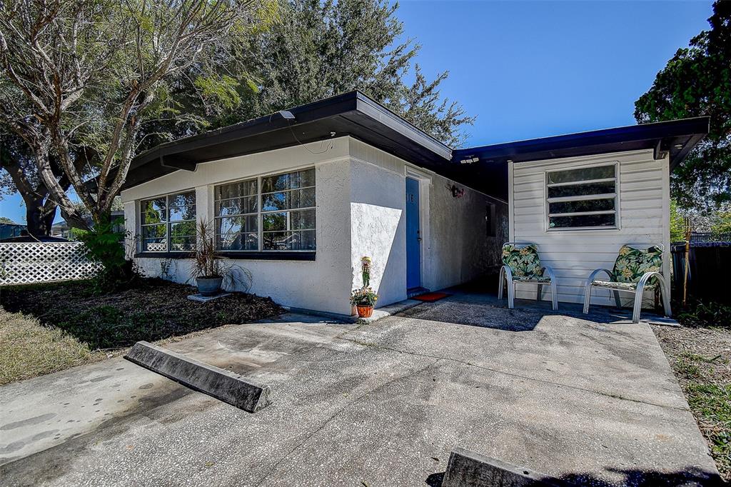 1818 Hacienda Way Holiday, FL 34690 - Photo 3 of 60