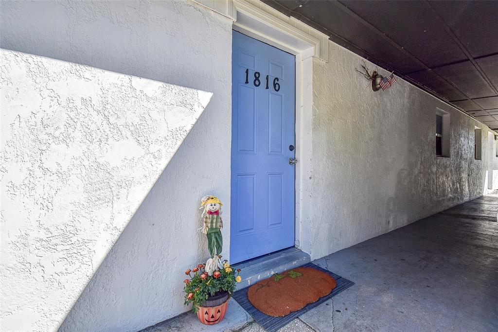 1818 Hacienda Way Holiday, FL 34690 - Photo 4 of 60