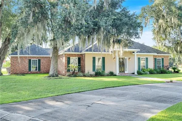$385,000 | 147 Jesuit Bend Drive, Belle Chasse, LA 70037