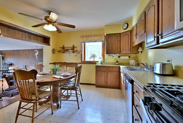 $429,000 | 1105 Fern Drive, Mount Prospect, IL 60056