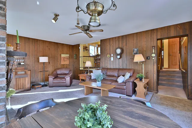 $429,000 | 1105 Fern Drive, Mount Prospect, IL 60056