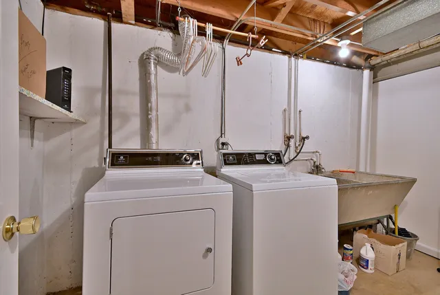 $429,000 | 1105 Fern Drive, Mount Prospect, IL 60056