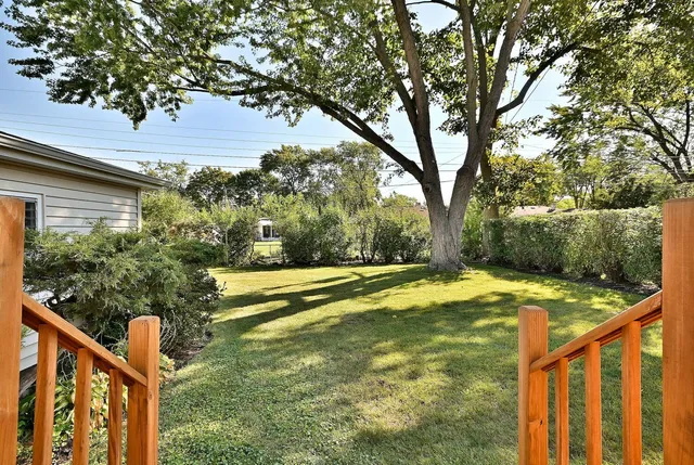 $429,000 | 1105 Fern Drive, Mount Prospect, IL 60056