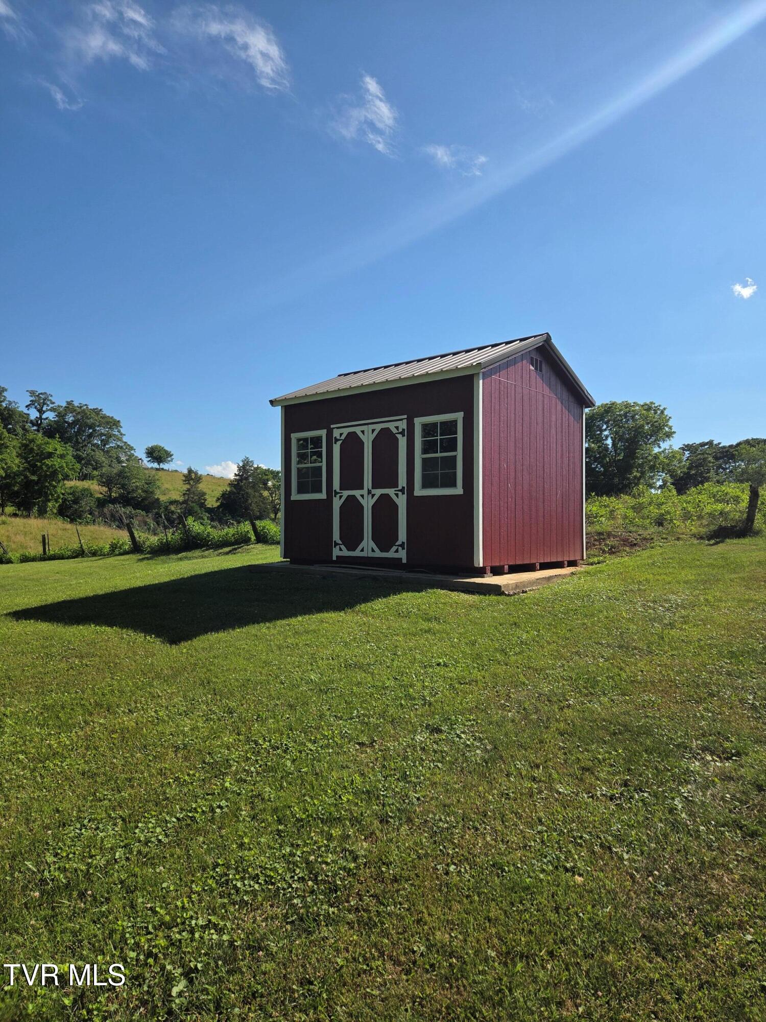 130 Unaka Subdivision Road Elizabethton, TN 37643 - Photo 10 of 24 130 Building