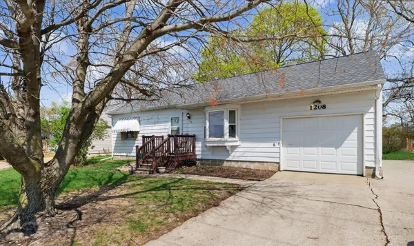 $179,900 | 1208 South Duncan Road, Champaign, IL 61821