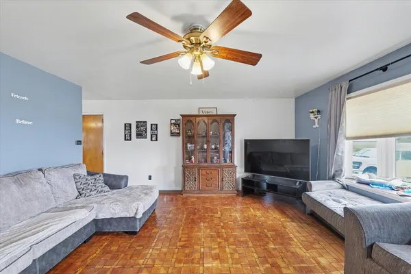 $179,900 | 1208 South Duncan Road, Champaign, IL 61821