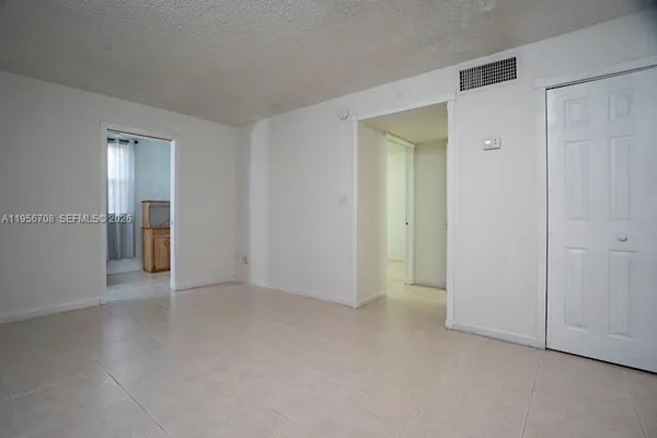 $1,650 | 606 West 81st Street, Unit 111, Hialeah, FL 33014