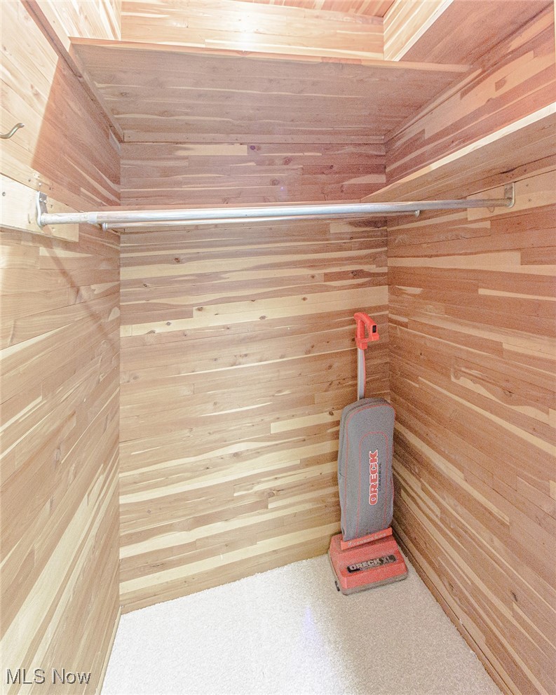 2445 Chatham Road Akron, OH 44313 - Photo 28 of 32 cedar closet located in the hallway