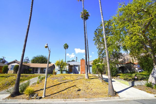 $930,000 | 1007 East Palm Street, Altadena, CA 91001