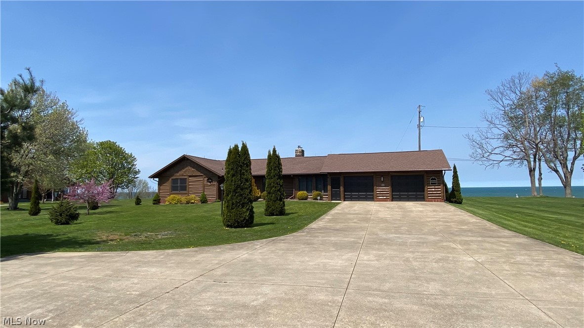 1104 Lake Road Conneaut, OH 44030 - Photo 2 of 34