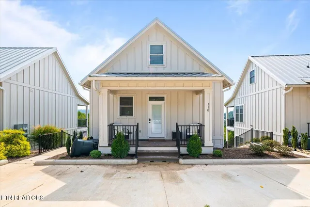 $345,000 | 118 East Hbr Vw Lane, Unit A, La Follette, TN 37766
