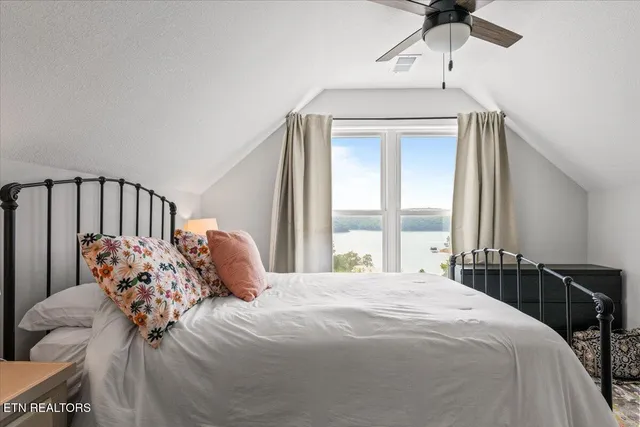 $345,000 | 118 East Hbr Vw Lane, Unit A, La Follette, TN 37766