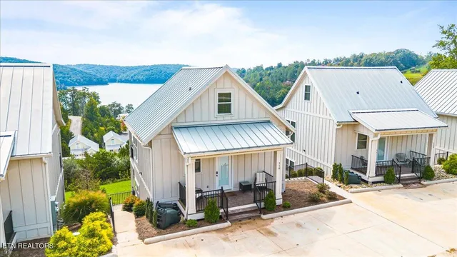 $345,000 | 118 East Hbr Vw Lane, Unit A, La Follette, TN 37766