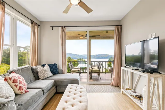 $345,000 | 118 East Hbr Vw Lane, Unit A, La Follette, TN 37766