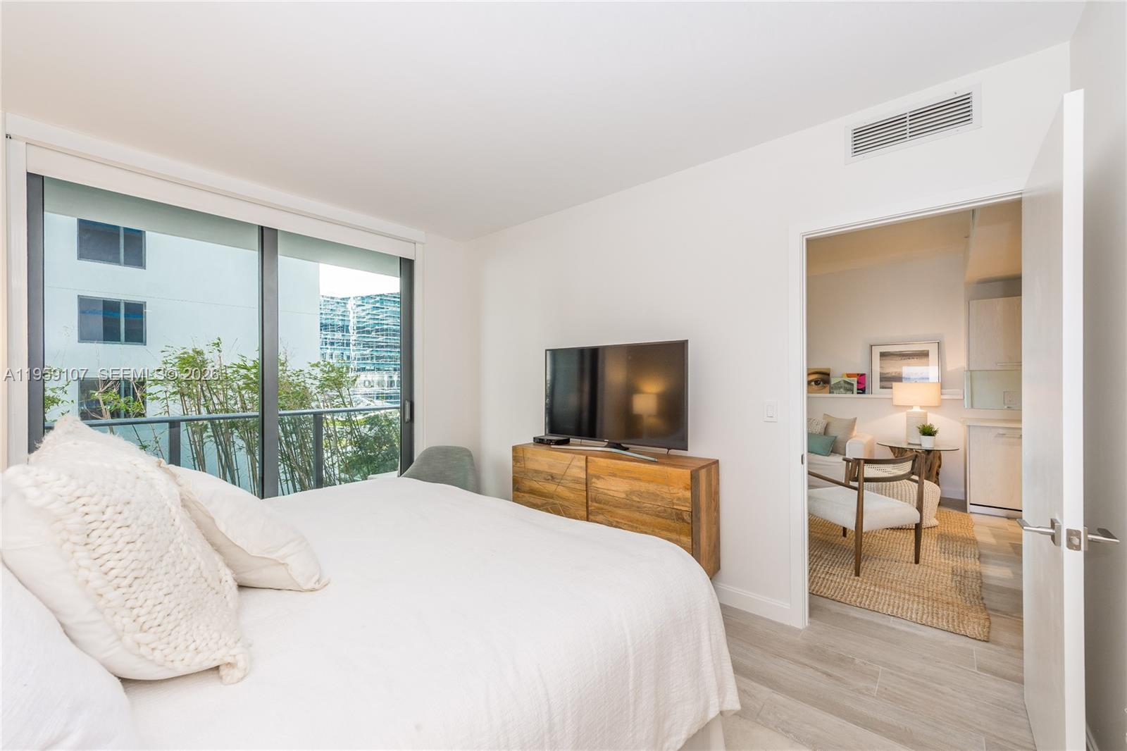 55 Southwest 9th Street, Unit 1010 Miami, FL 33130 - Photo 9 of 26