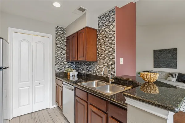 $1,650 | 6000 Shepherd Mountain Cove, Unit 411, Austin, TX 78730