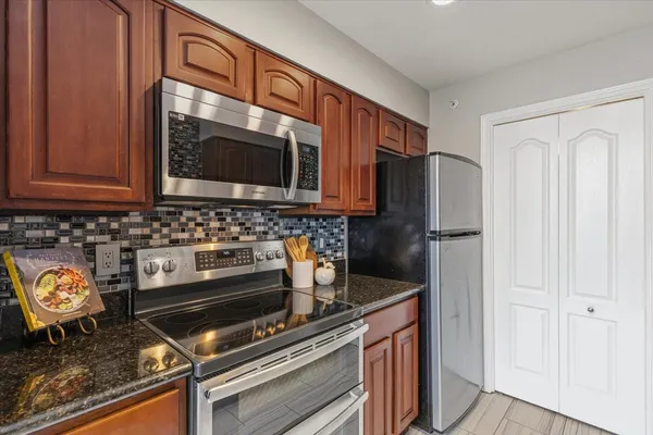 $1,650 | 6000 Shepherd Mountain Cove, Unit 411, Austin, TX 78730