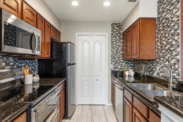 $1,650 | 6000 Shepherd Mountain Cove, Unit 411, Austin, TX 78730