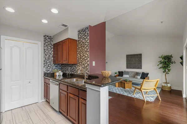 $1,650 | 6000 Shepherd Mountain Cove, Unit 411, Austin, TX 78730