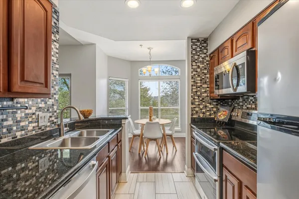 $1,650 | 6000 Shepherd Mountain Cove, Unit 411, Austin, TX 78730