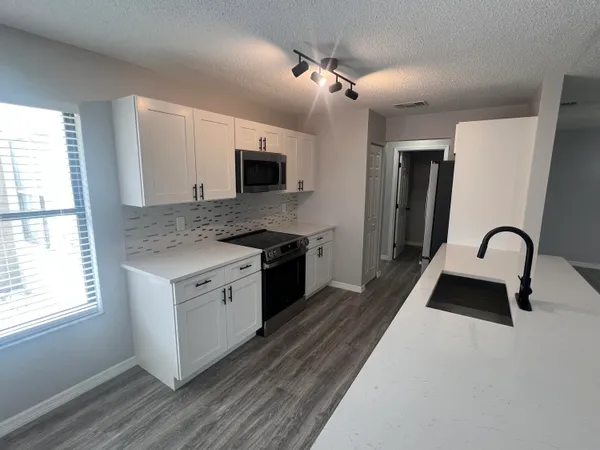 $2,400 | 5975 Forest Grove Drive, Unit 2, Boynton Beach, FL 33437