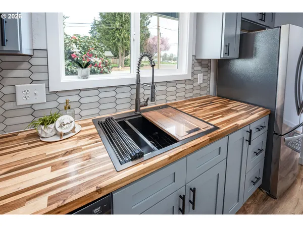 $360,000 | 3910 Andover Street, Eugene, OR 97404