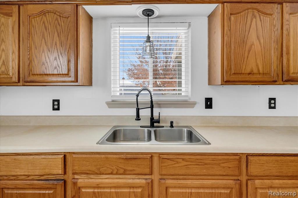 5151 Brobeck Street Flint, MI 48532 - Photo 15 of 22