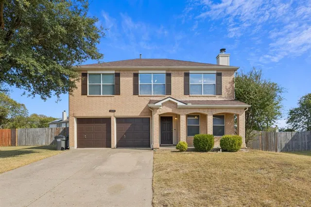 $2,150 | 1400 Caleo Drive, Glenn Heights, TX 75154