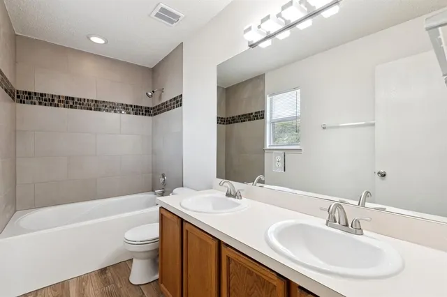 $2,150 | 1400 Caleo Drive, Glenn Heights, TX 75154