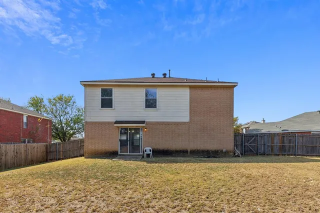 $2,150 | 1400 Caleo Drive, Glenn Heights, TX 75154