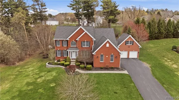 $1,399,900 | 5 Kingfisher Court, Orchard Park, NY 14127